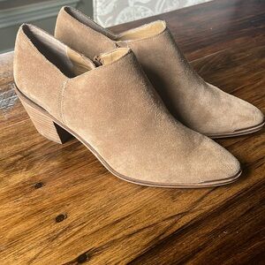 Lucky Brand Women’s 9.5 Tan Suede Landrue Pointed Ankle Booties Block Heel